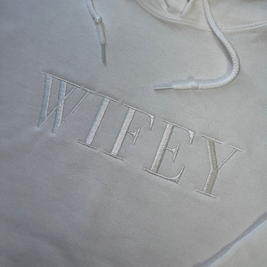 HUBBY / WIFEY / BRIDE | Personalisierte Kleidung
