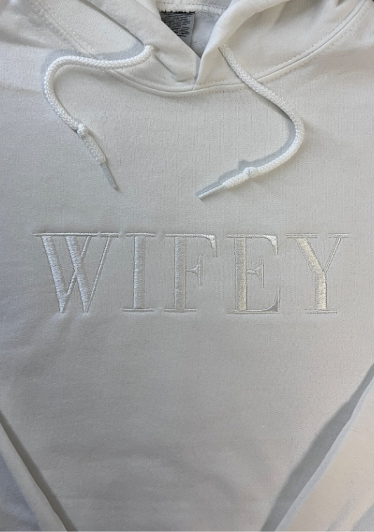HUBBY / WIFEY / BRIDE | Personalisierte Kleidung