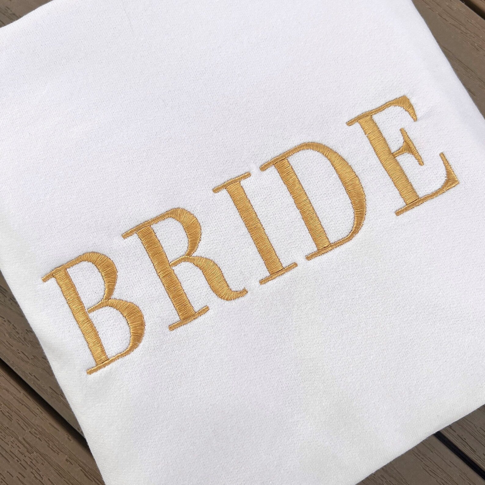 HUBBY / WIFEY / BRIDE | Personalisierte Kleidung