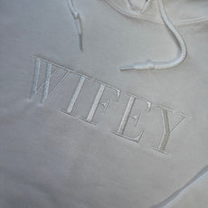 HUBBY / WIFEY / BRIDE | Personalisierte Kleidung